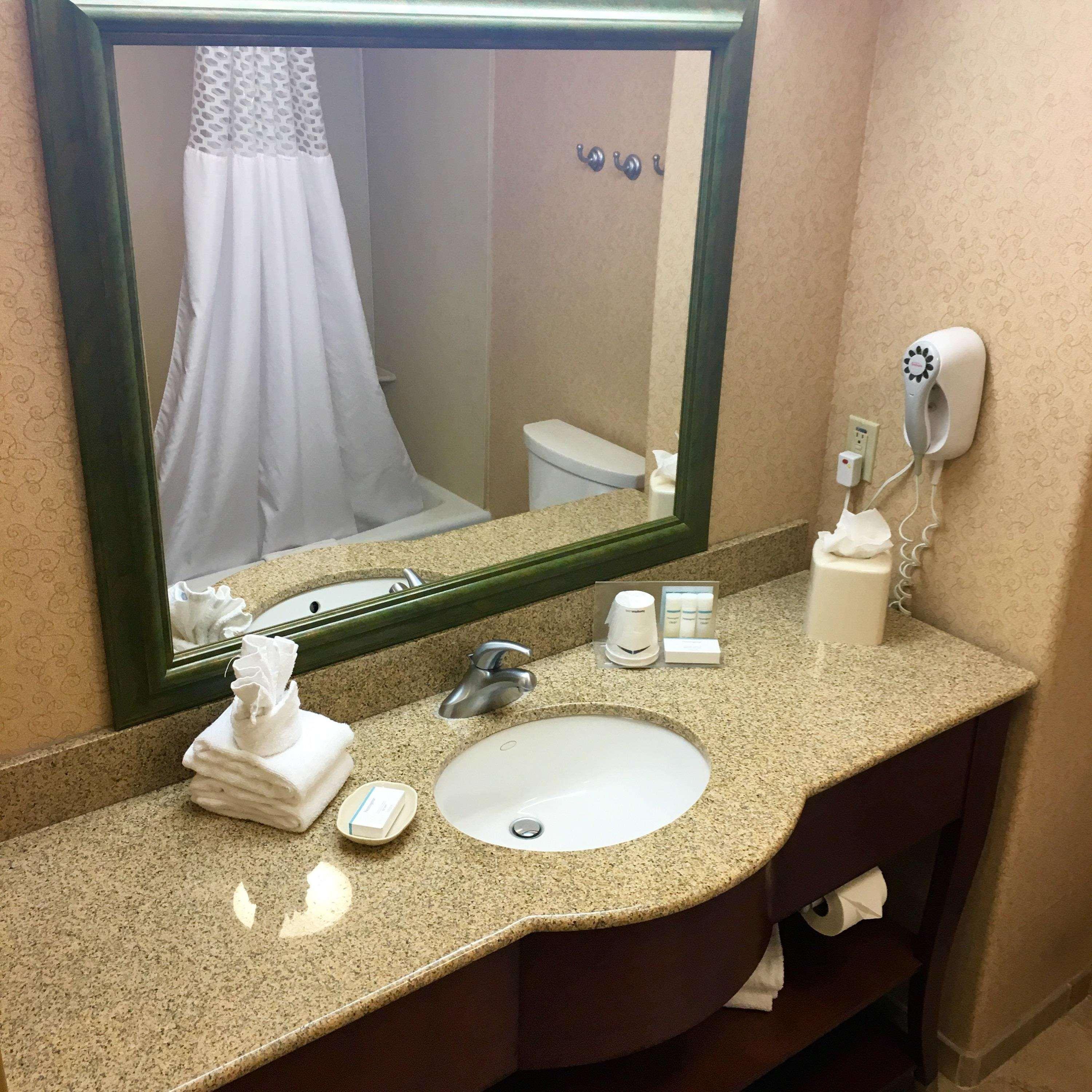 Hampton Inn Hays-North Of I-70 Exterior photo