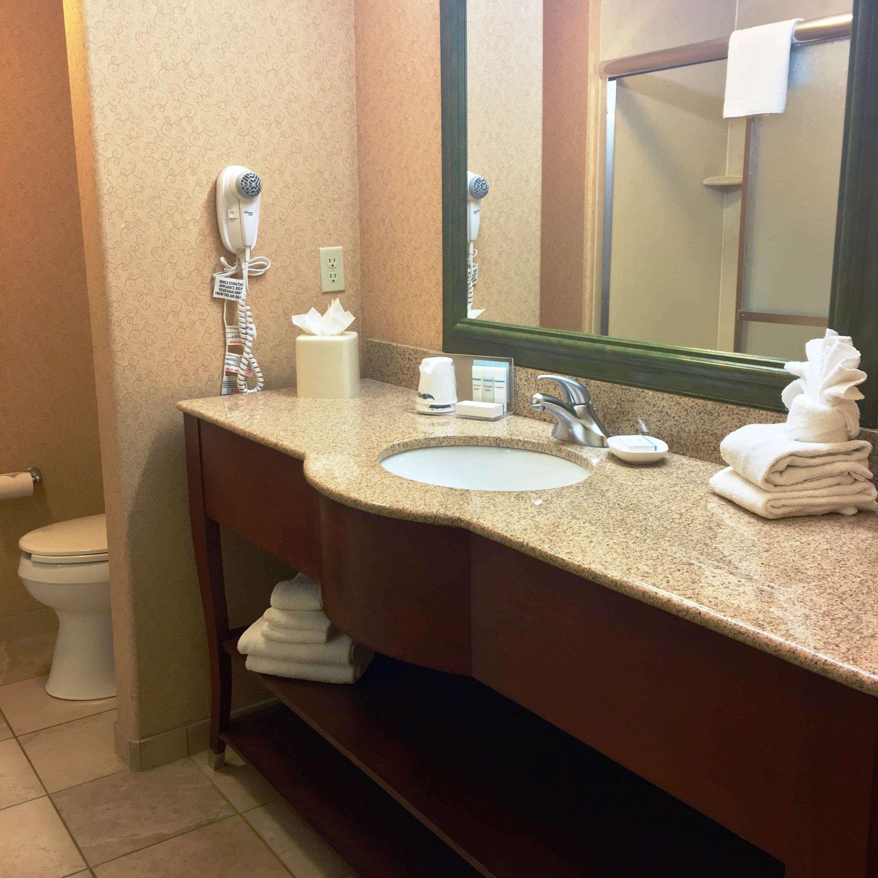 Hampton Inn Hays-North Of I-70 Exterior photo