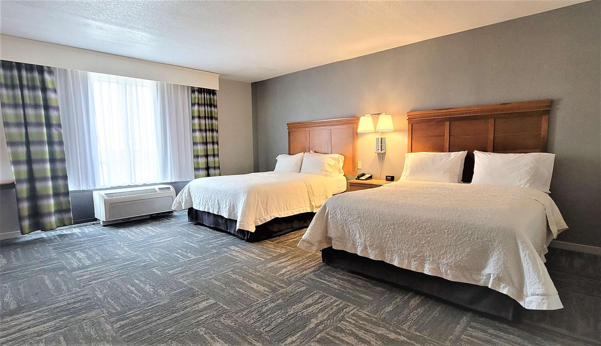 Hampton Inn Hays-North Of I-70 Exterior photo
