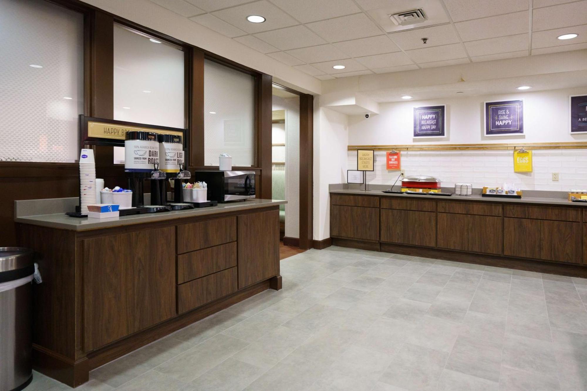 Hampton Inn Hays-North Of I-70 Exterior photo